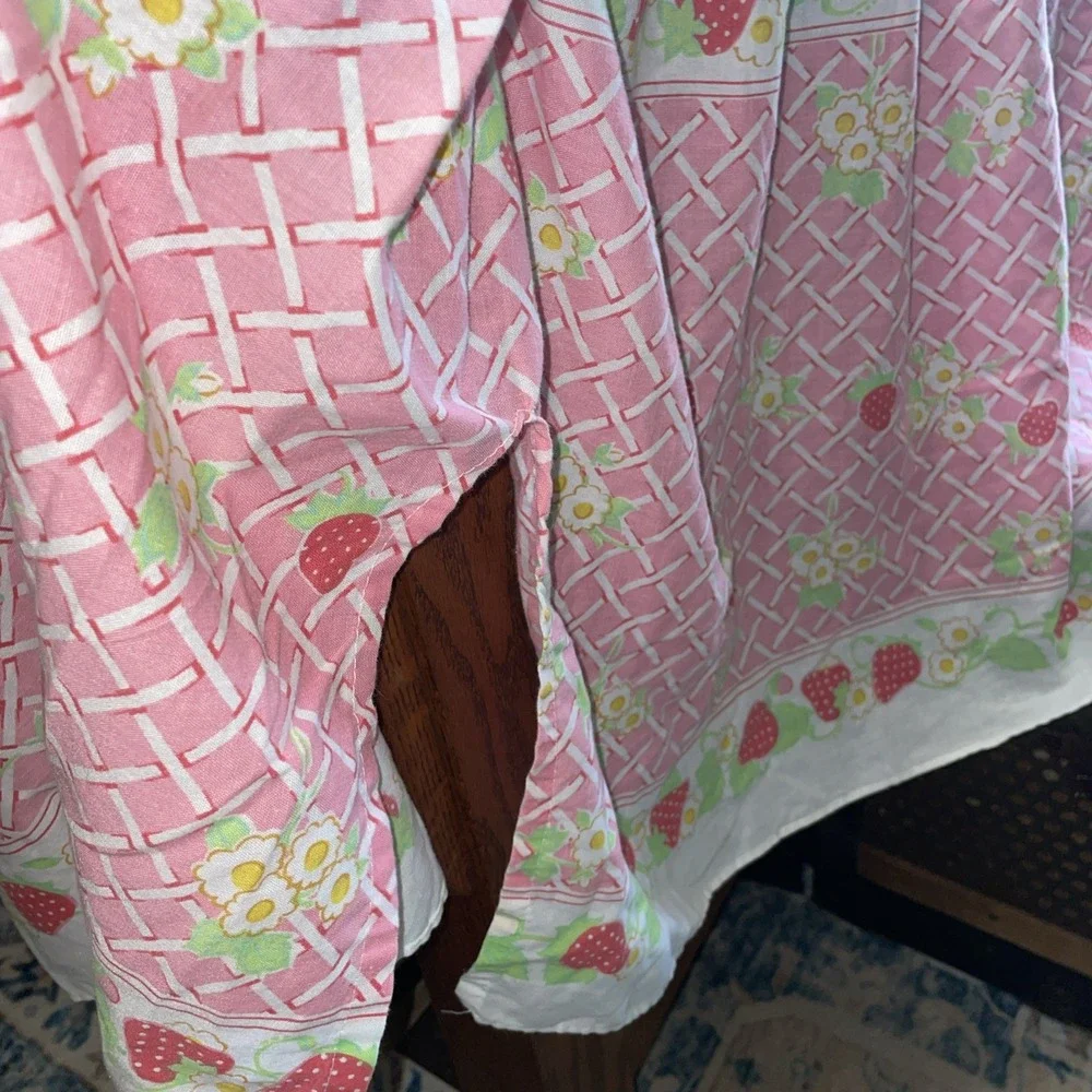 N/A vintage strawberry